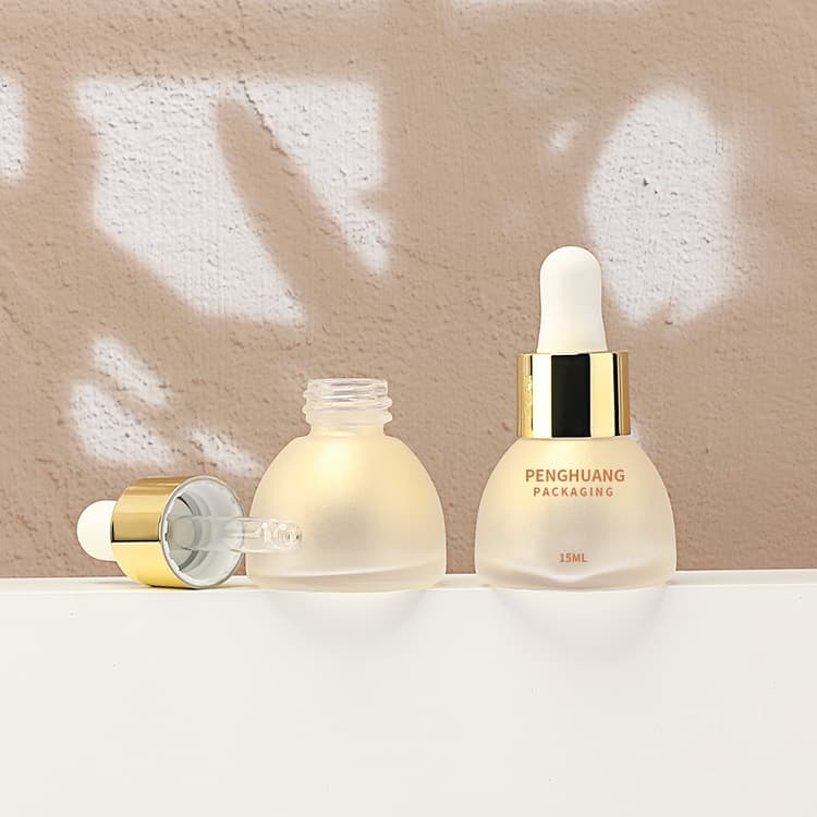 Cosmetic packaging — OEM ODM 15ml Essential Oil Gradient Color Serum Bottle Frosted Glass Dropper Bottle for Skincare Packaging