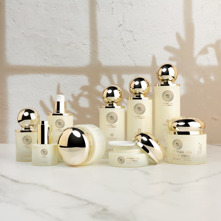 Cosmetic packaging — Luxury Cosmetic Skincare Packaging Bottle Set Gold Cap Glass Toner Bottle Moisturize Cream Jar Custom Glass Lotion Bottle