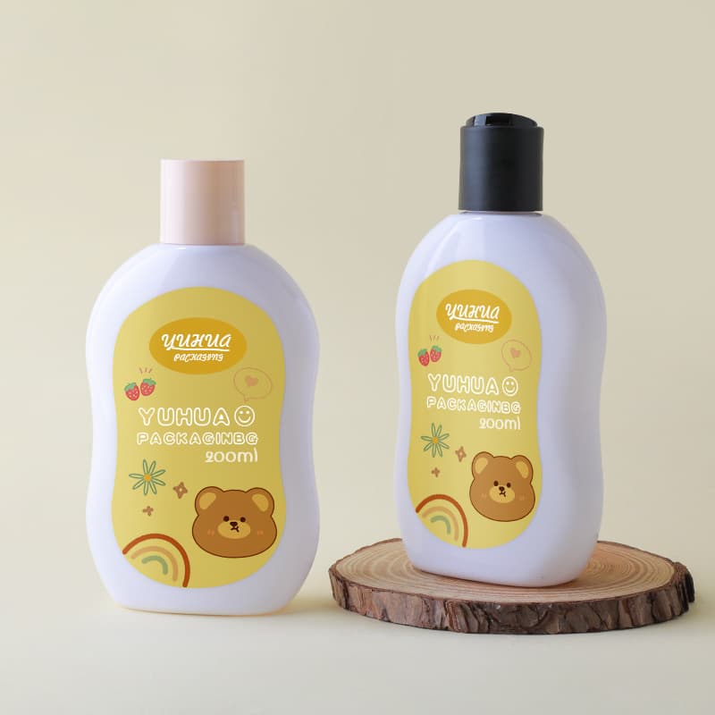 Cosmetic packaging — Refillable Cosmetic Squeeze Containers 200ml Flat Empty Plastic Shampoo and Conditioner Bottles with Disc Top Cap