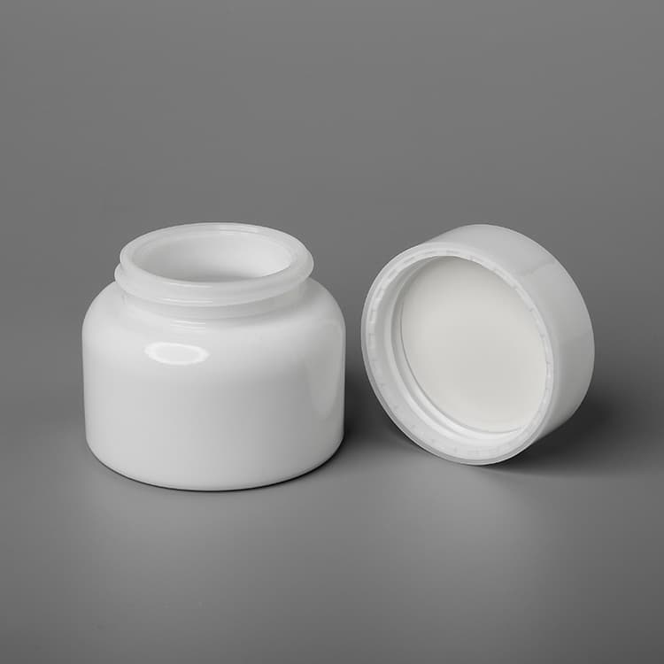 Cosmetic packaging — High End Opal White Porcelain 50g Round Jars Container Cosmetic Packaging Set for Skin Care Jar with White Smooth Lid