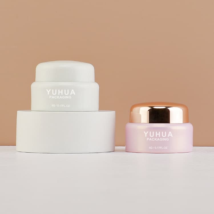 Cosmetic packaging — Pink Cream Jar Bottle Plastic Cosmetic Bottle Jar 5g Cosmetic Jar with Gold Lid Empty Cream Container