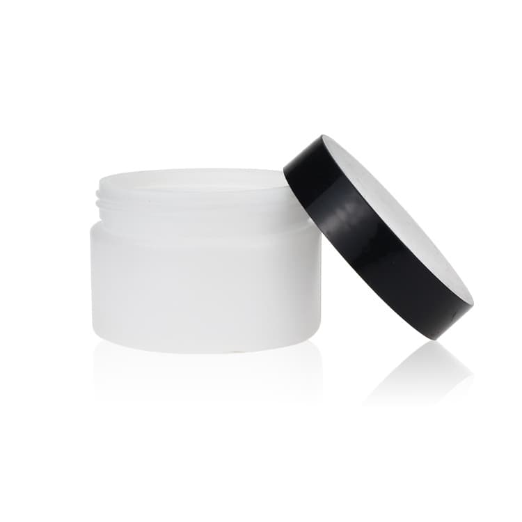 Cosmetic packaging — 150ml White PET plastic bottle for cosmetic and food candy with black lids