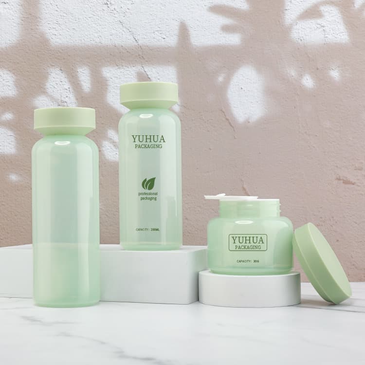 Cosmetic packaging — PET Cosmetic Plastic Bottles 200ml/250ml Skincare Lotion Shampoo Packaging with Screen Printing Screw Cap