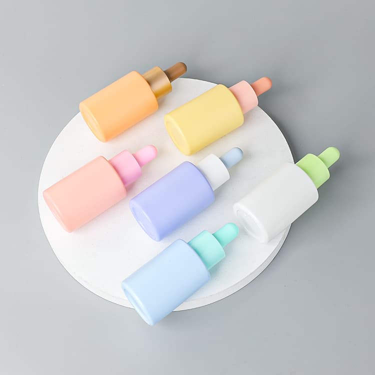 Cosmetic packaging — New Popular 50ml serum Cosmetic Packaging frosted essential oil bottle 30ml Glass Dropper Bottles 20ml spray color