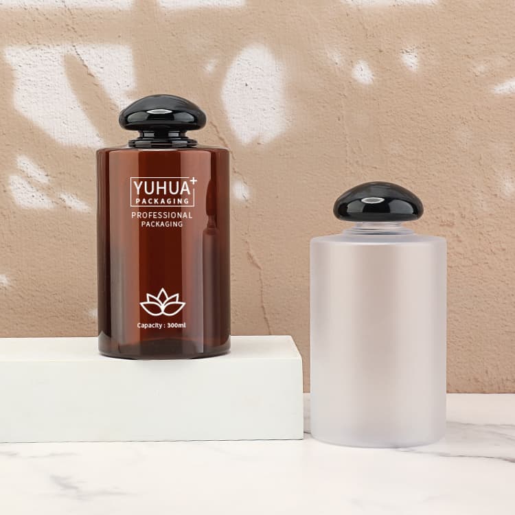 Cosmetic packaging — Round 250ml 300ml Amber Plastic Toner Body Lotion Wash Shampoo Bottle PET Plastic Shampoo Bottle with Cap